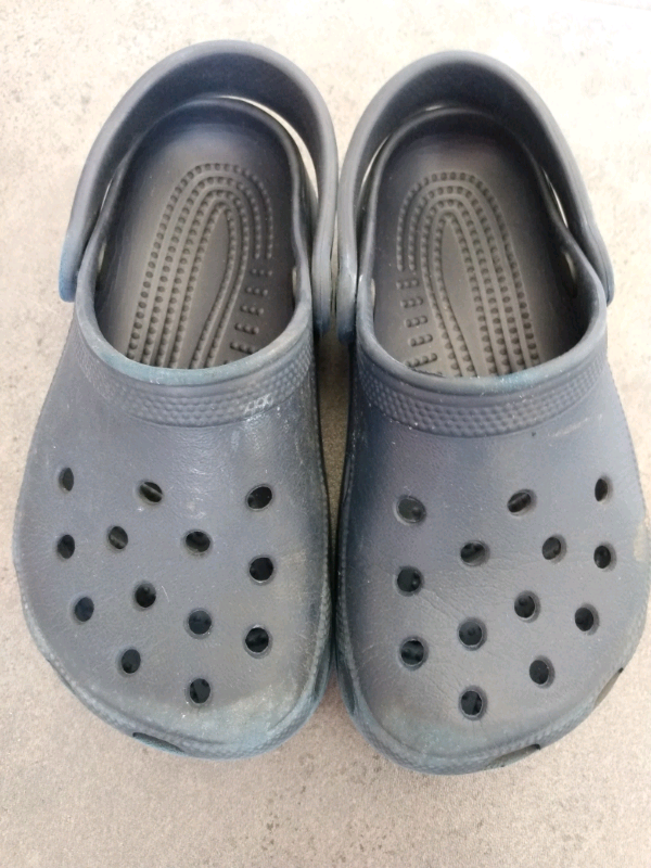 size 8 crocs shoes